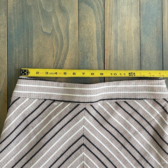 Ann Taylor LOFT Chevron Textured Mini Skirt Pink Black White - Size 10 (R8) - Picture 4 of 9